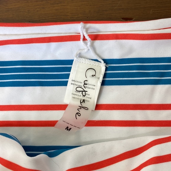 Cupshe v - Picture 2 of 3